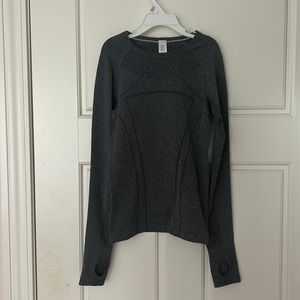 girls small lululemon long sleeve athletic gray shirt